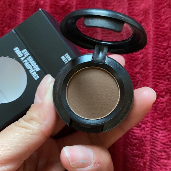Mac Eye shadow - Picture 3 of 4